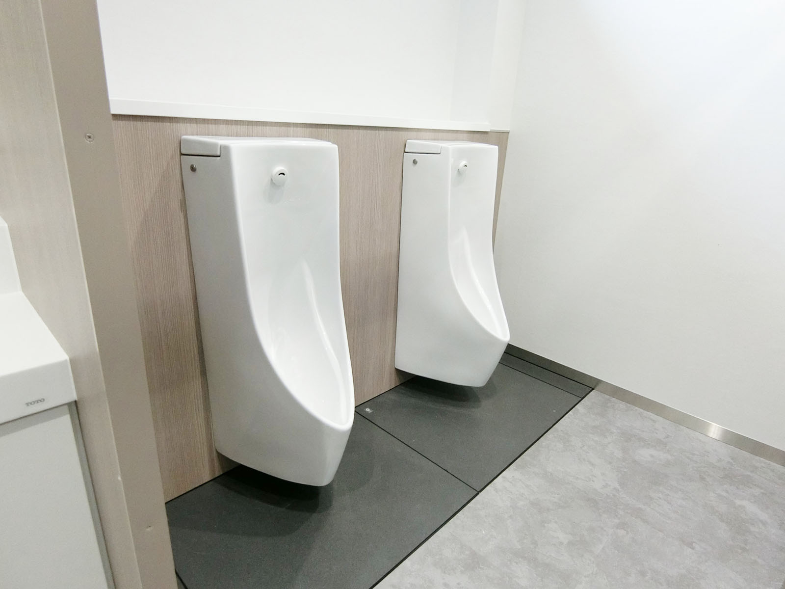 男性用トイレ