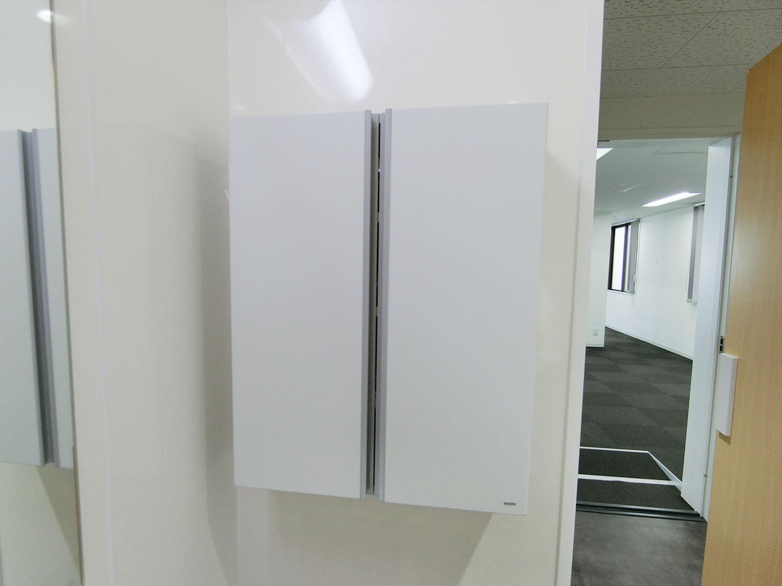 女性用トイレの収納スペース