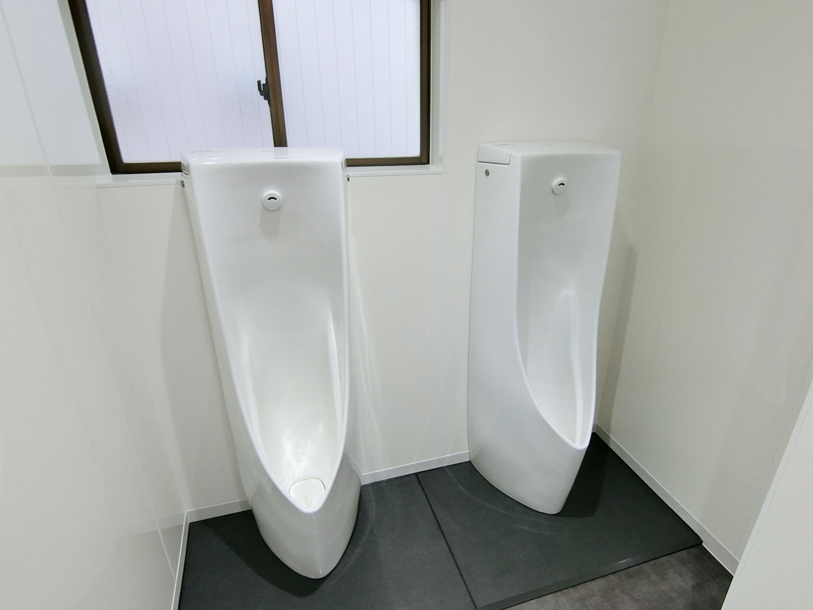 男性用トイレ