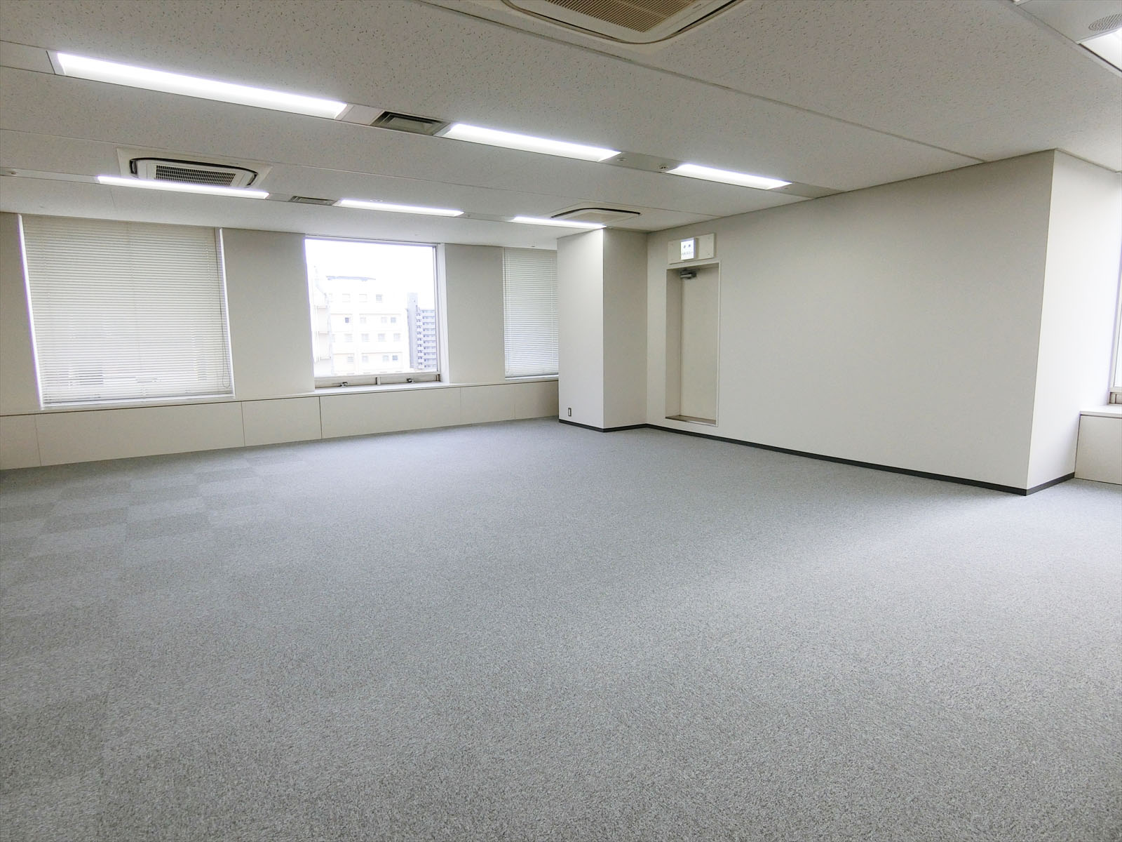 オフィス室内参考画像