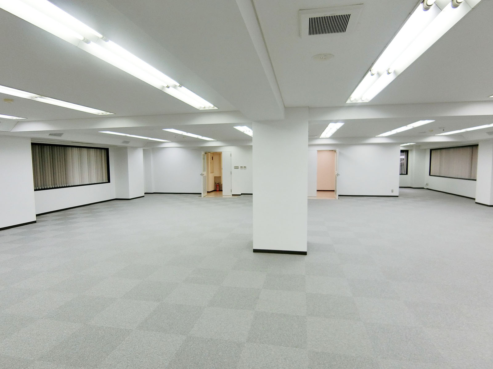 オフィス室内参考画像