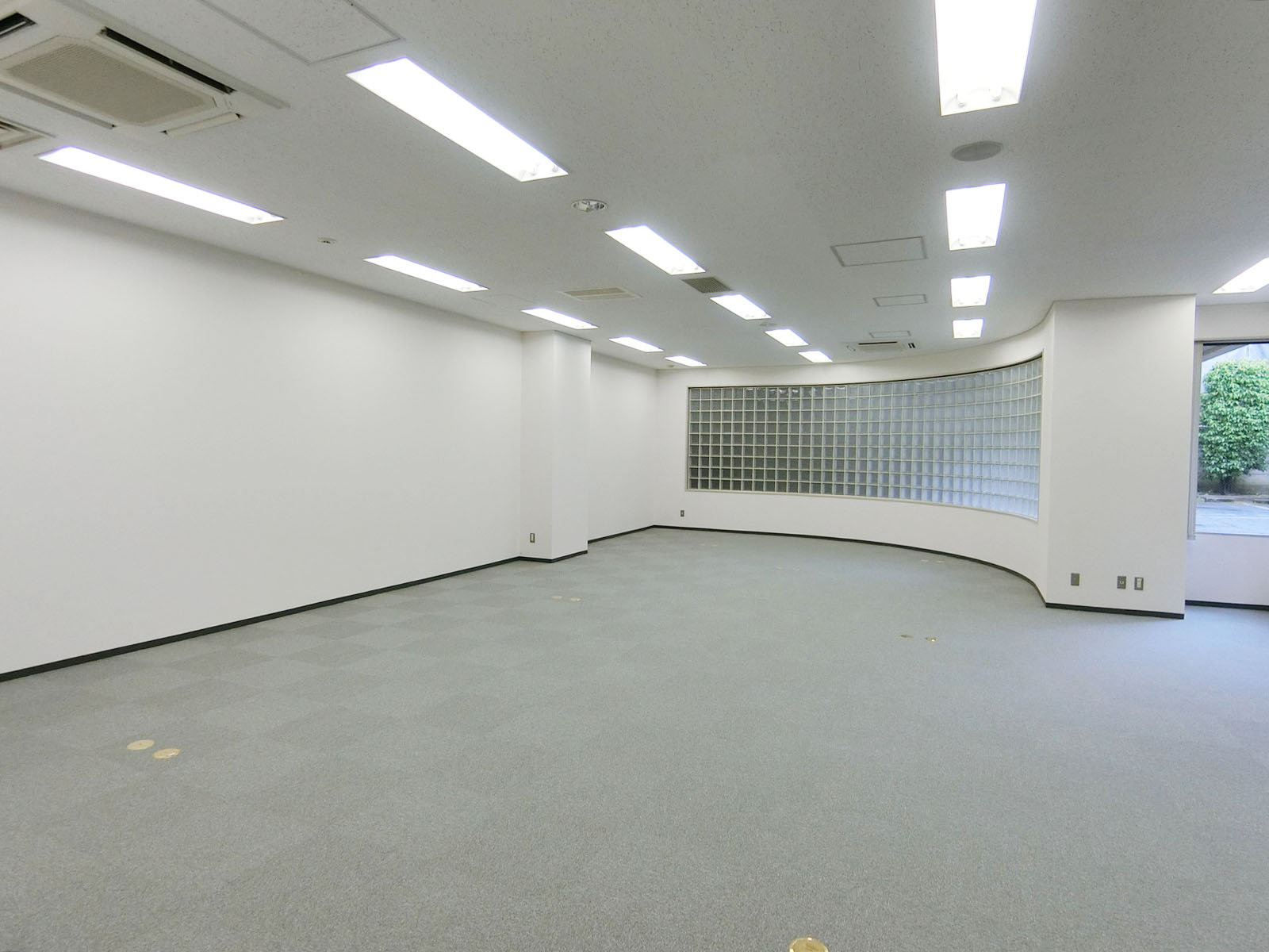 オフィス室内参考画像