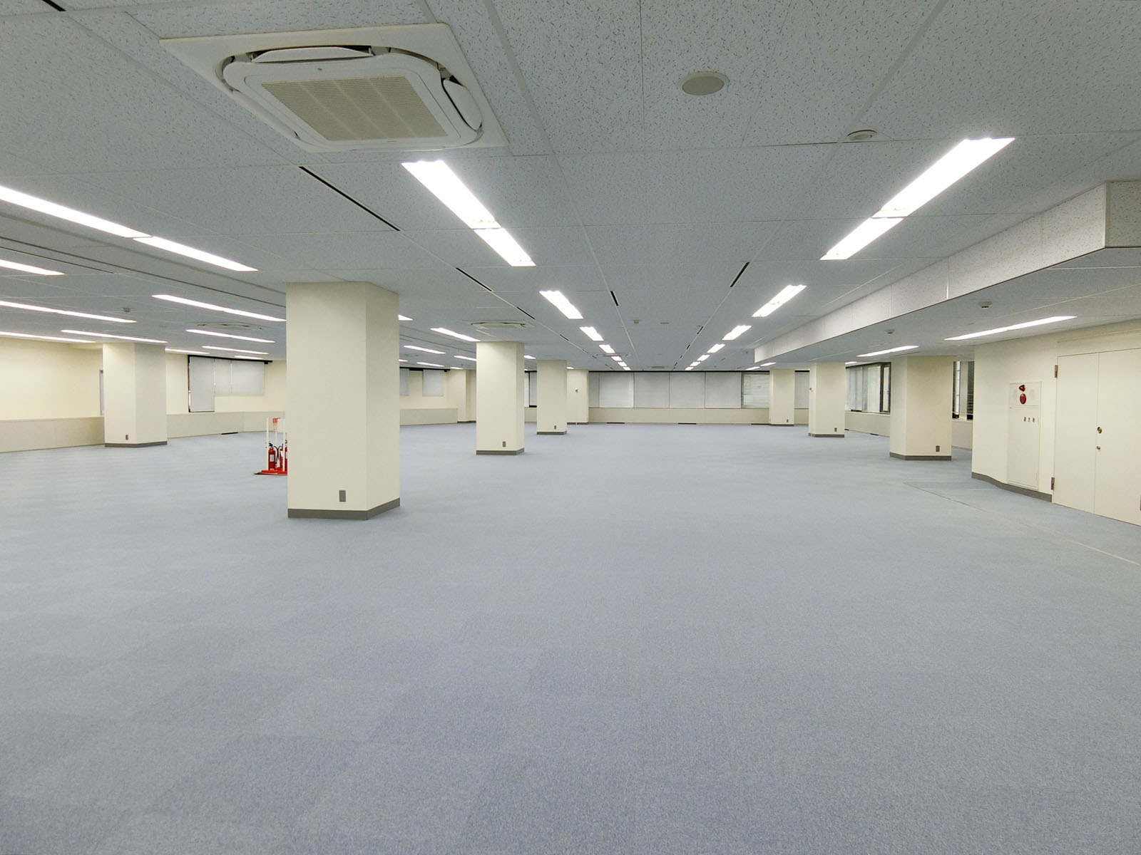 オフィス室内参考画像