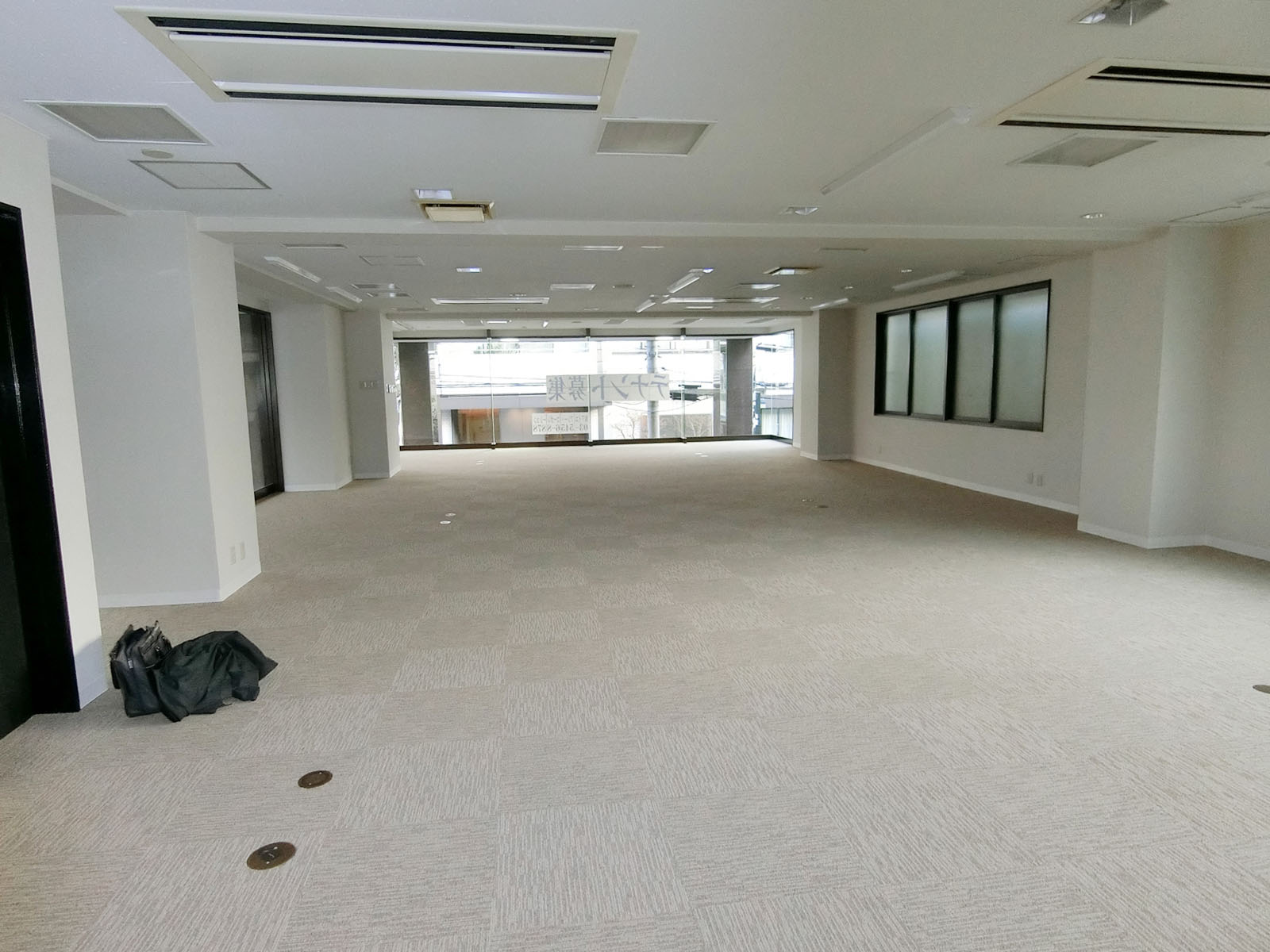 オフィス室内参考画像