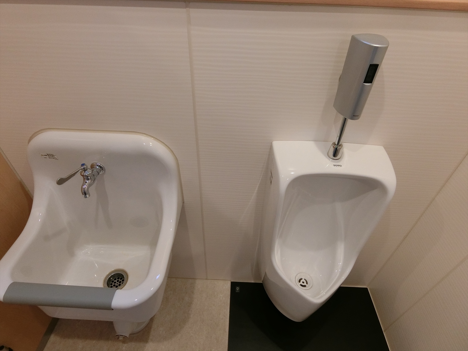 男性用トイレ