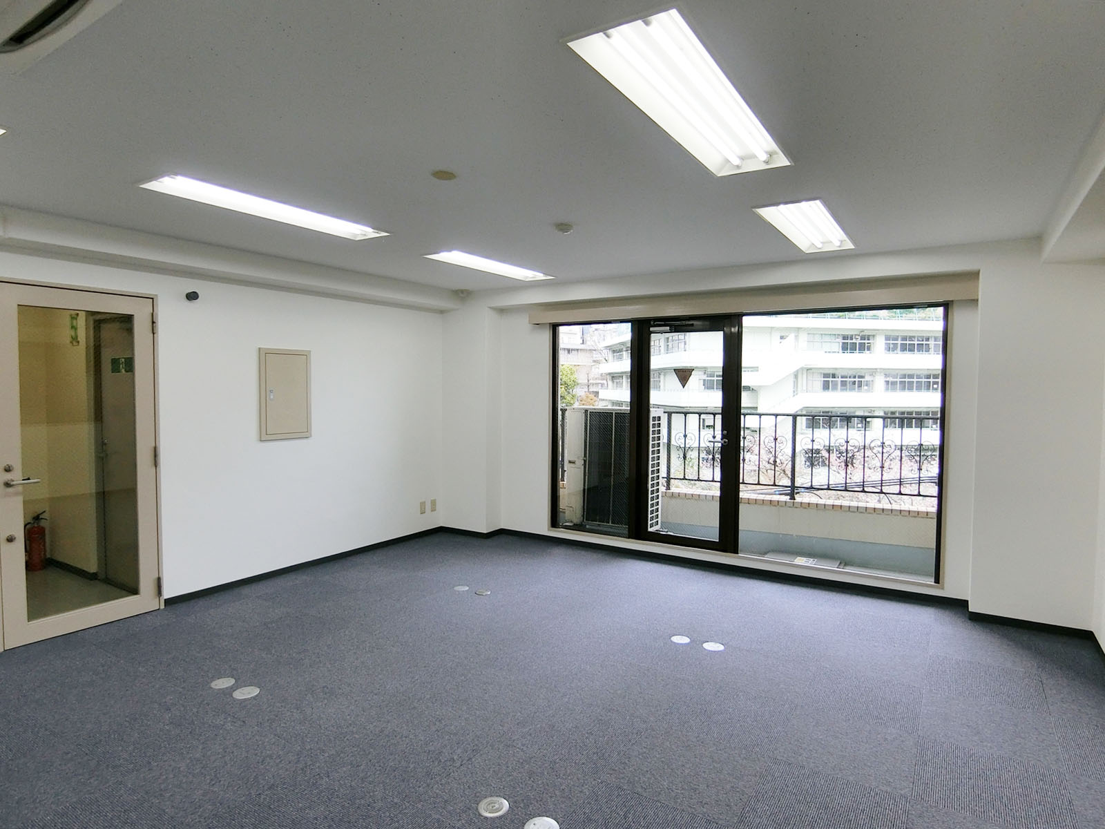 オフィス室内参考画像