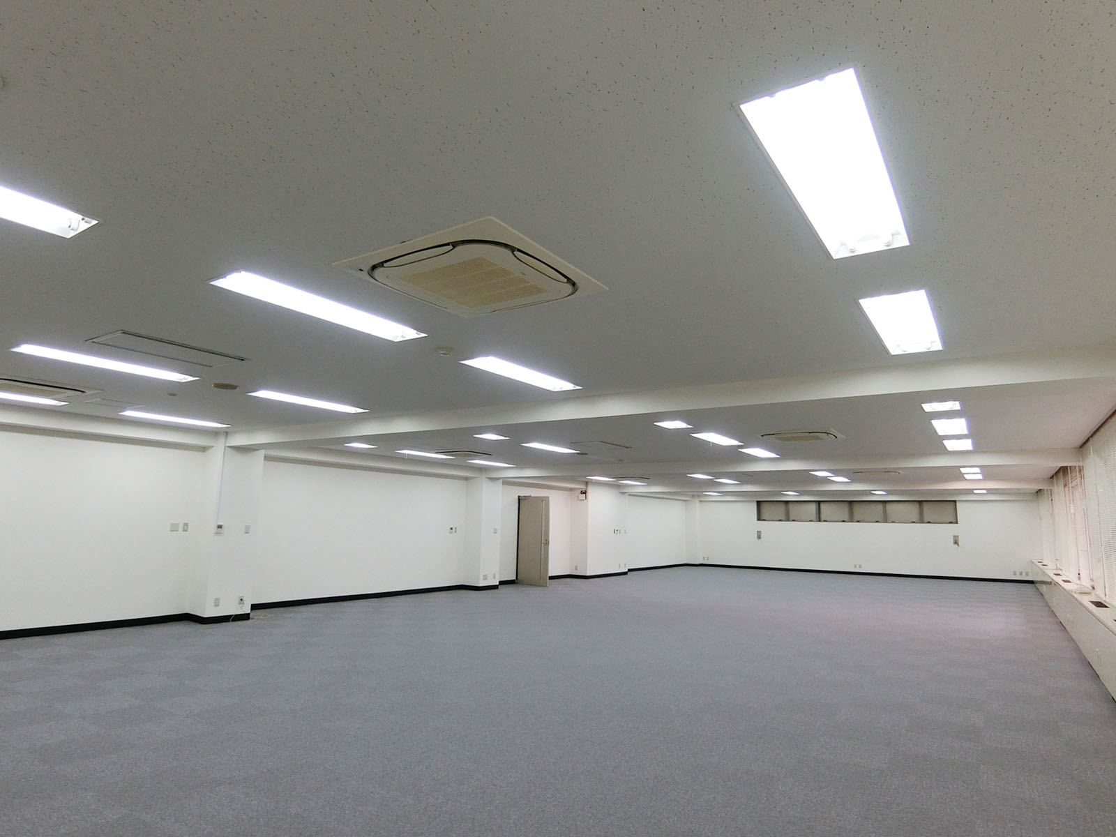 オフィス室内参考画像