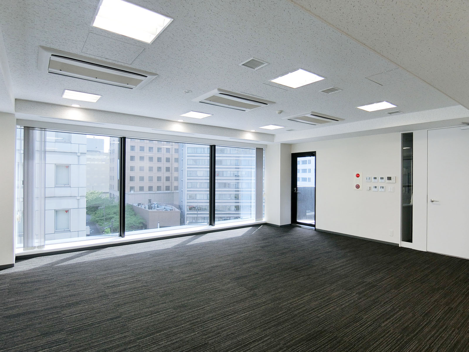 オフィス室内参考画像