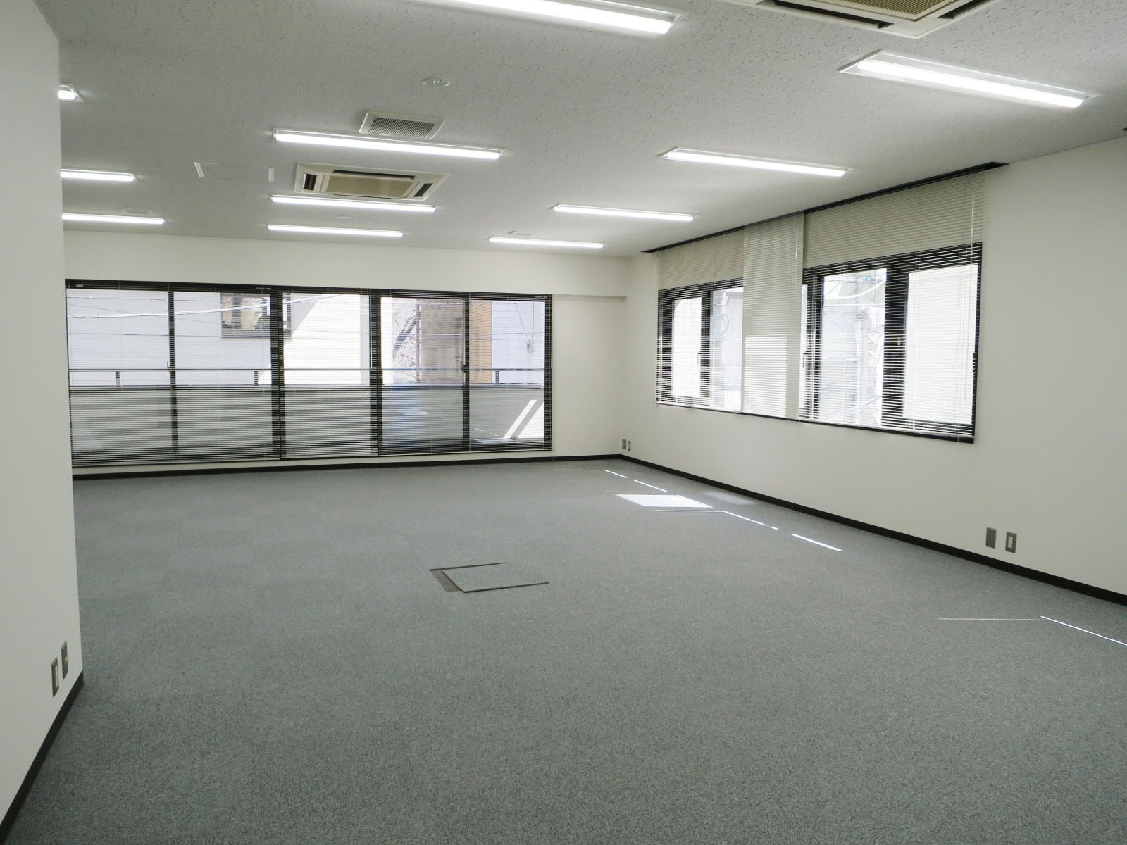 オフィス室内参考画像