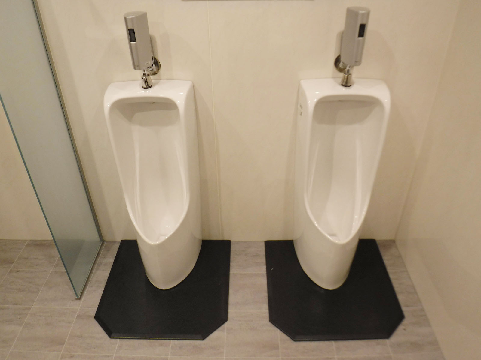 男性用トイレ