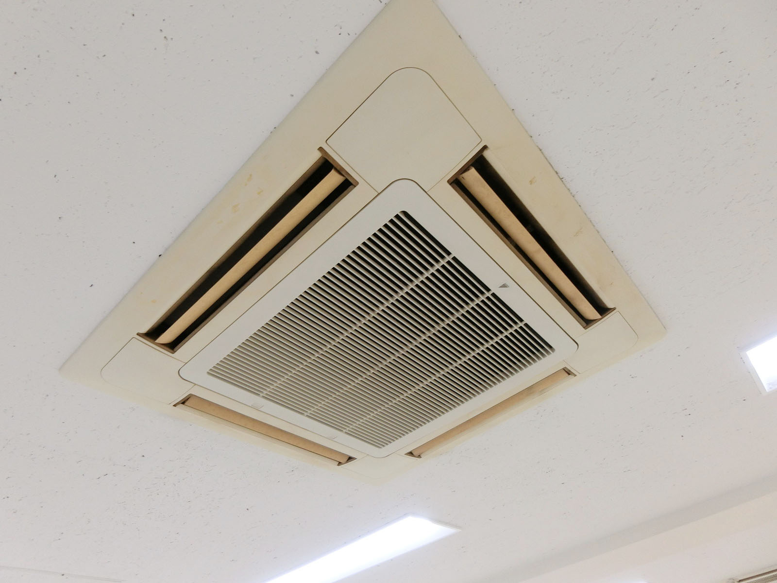 空調機器