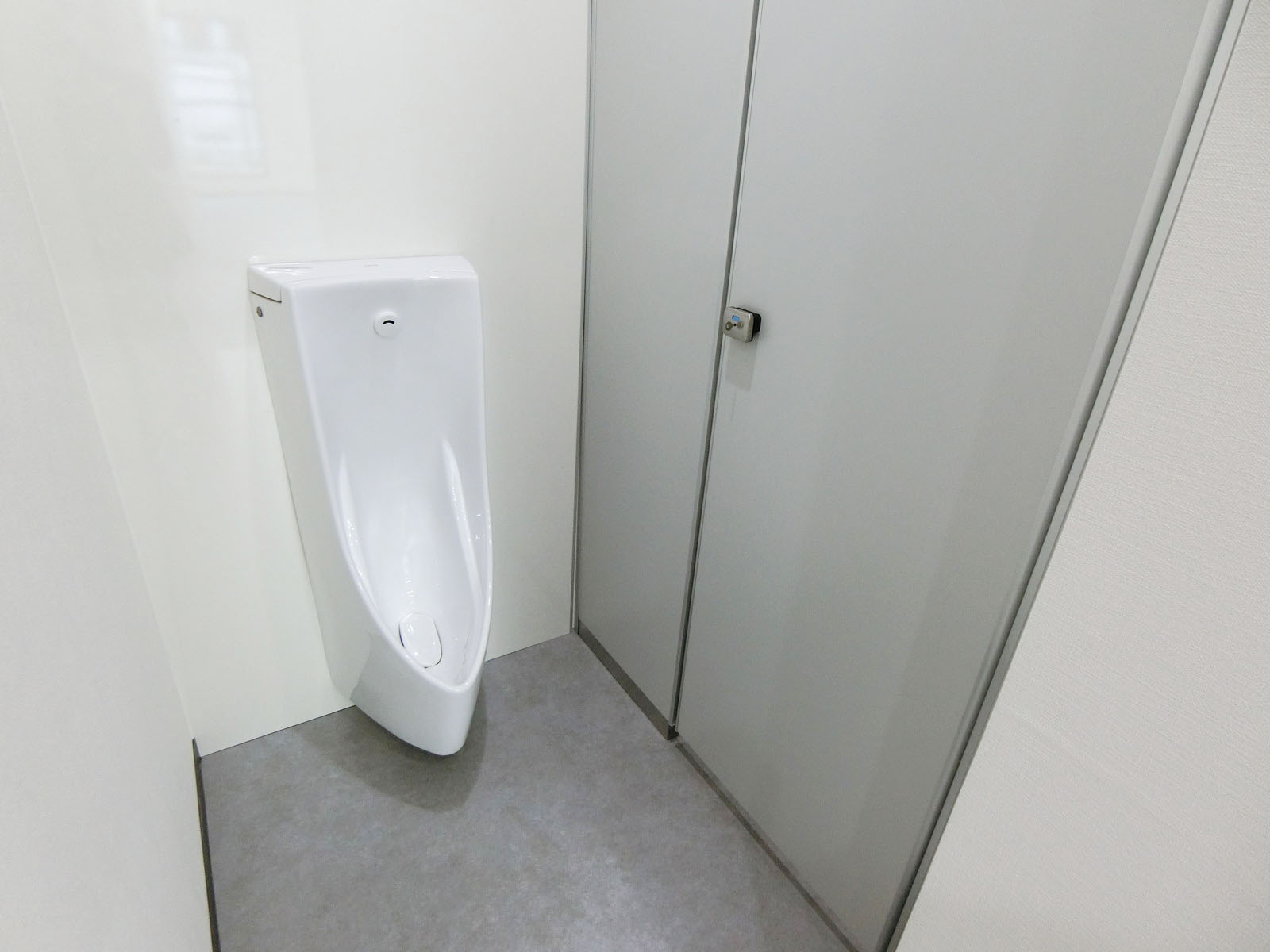 男性用トイレ