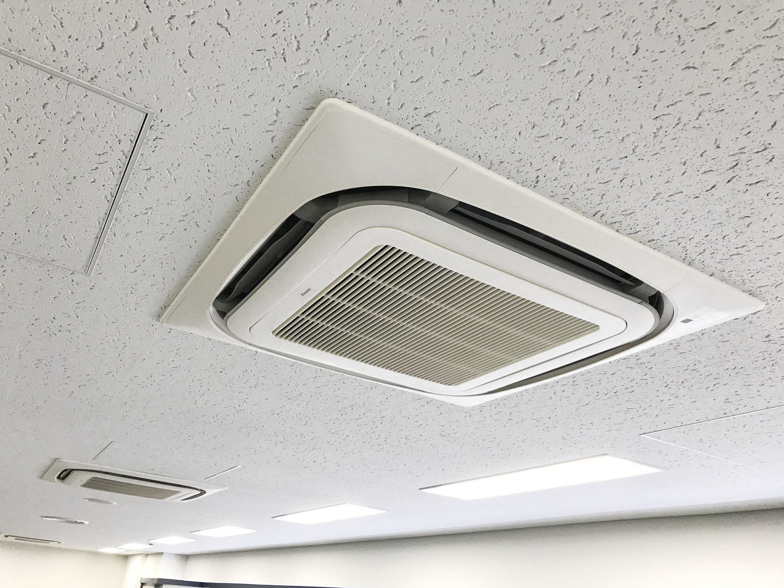 空調吹き出し口