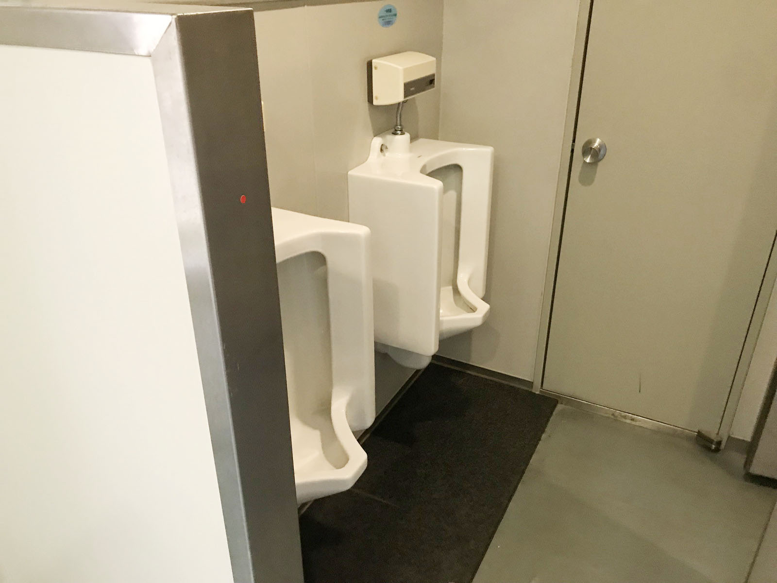男性用トイレ