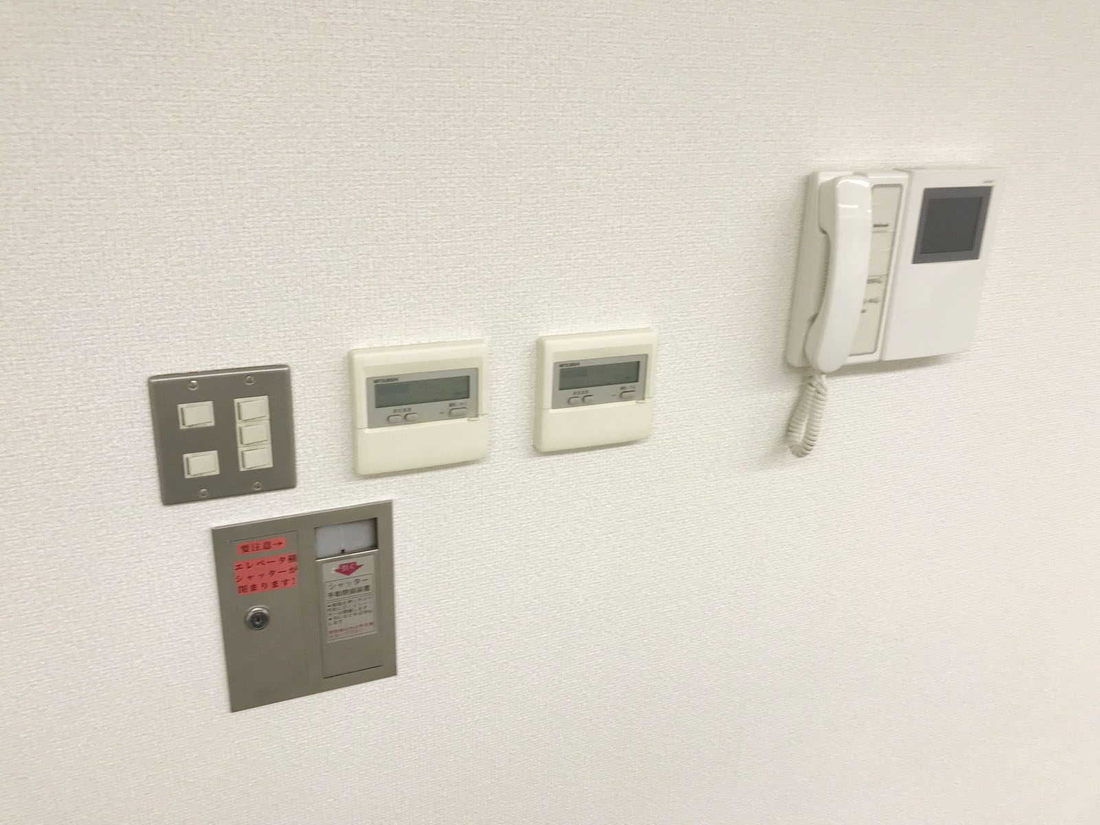 スイッチ類・インターホン