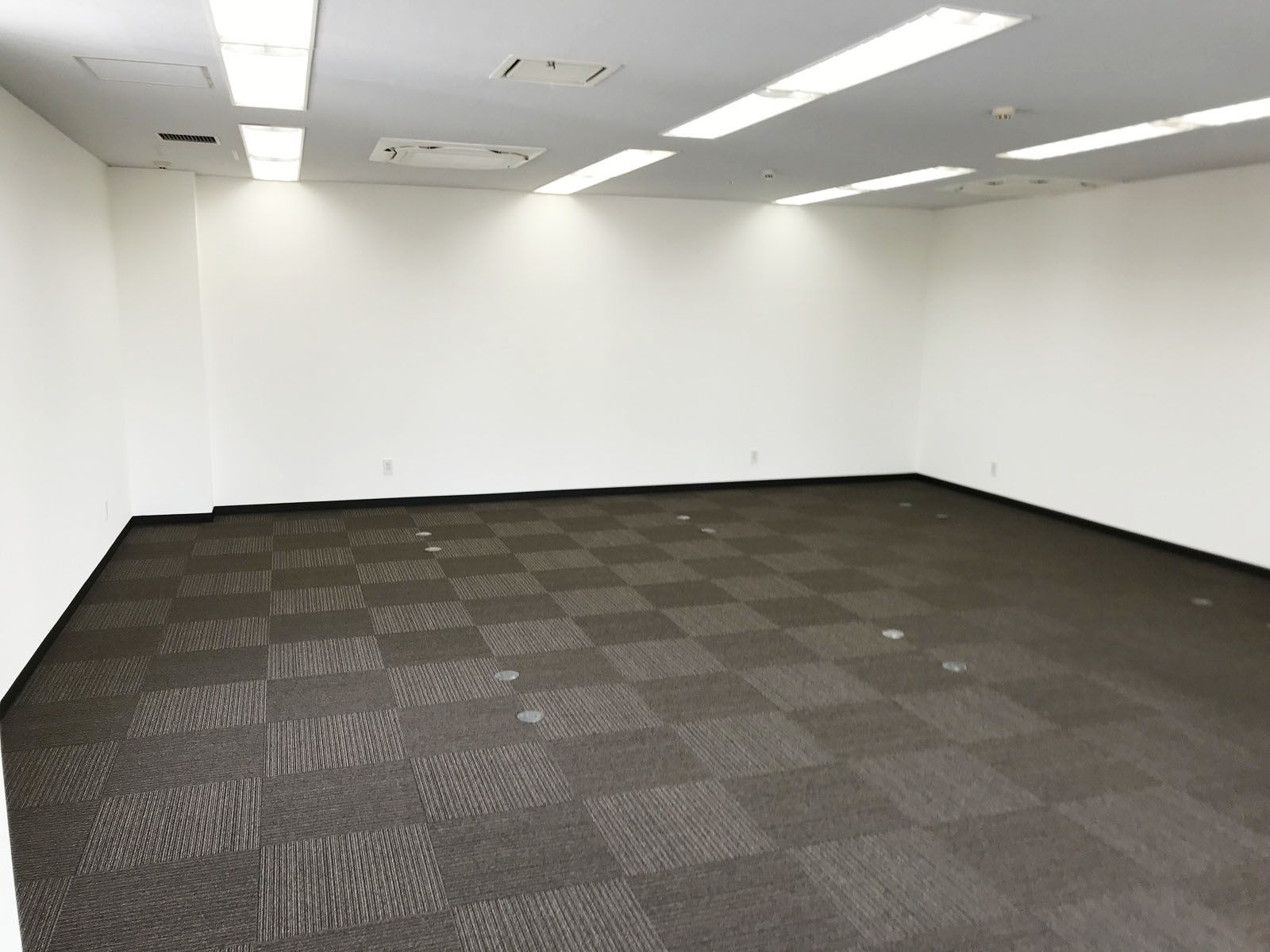 貸室奥の様子