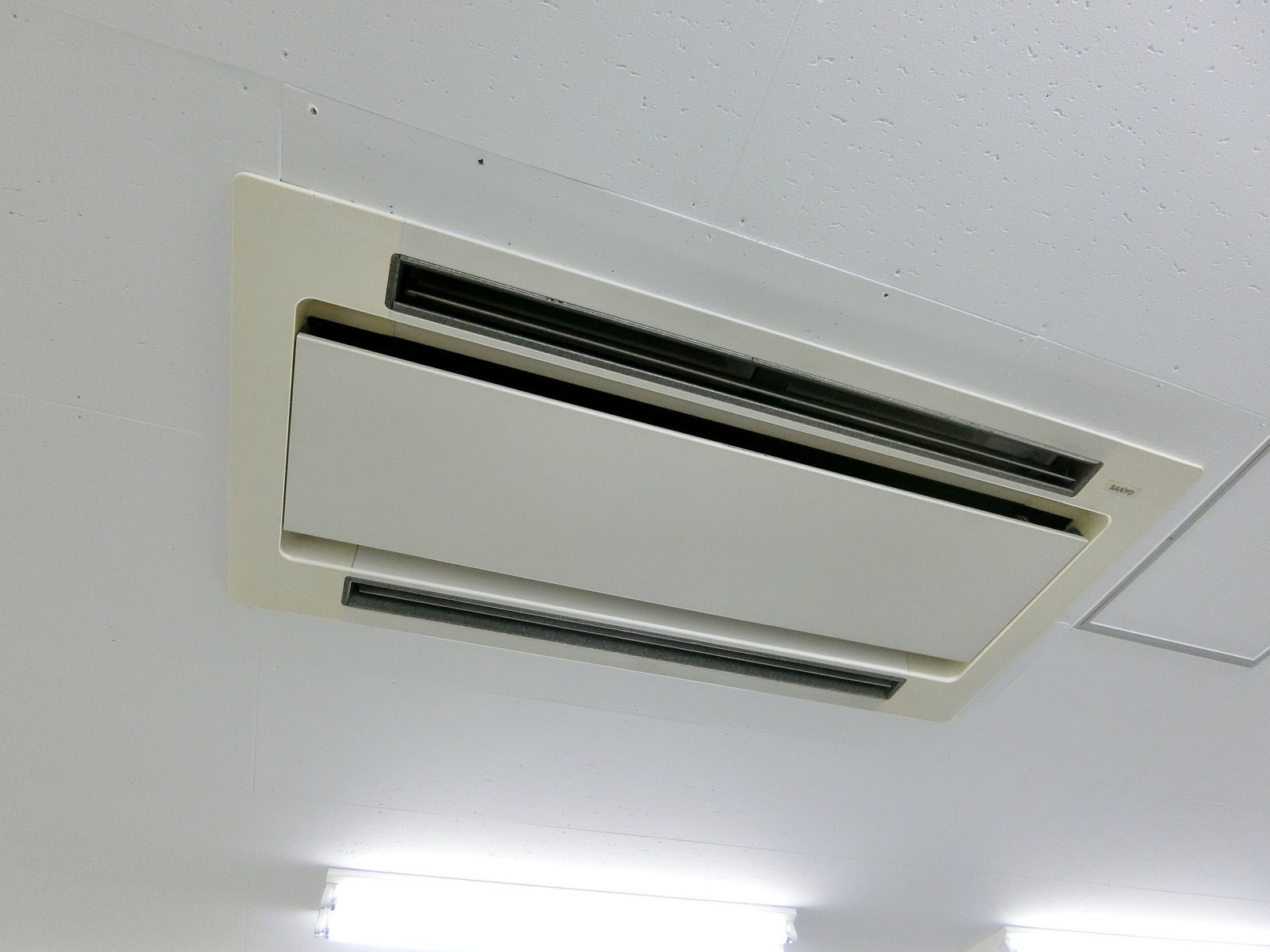 空調吹き出し口