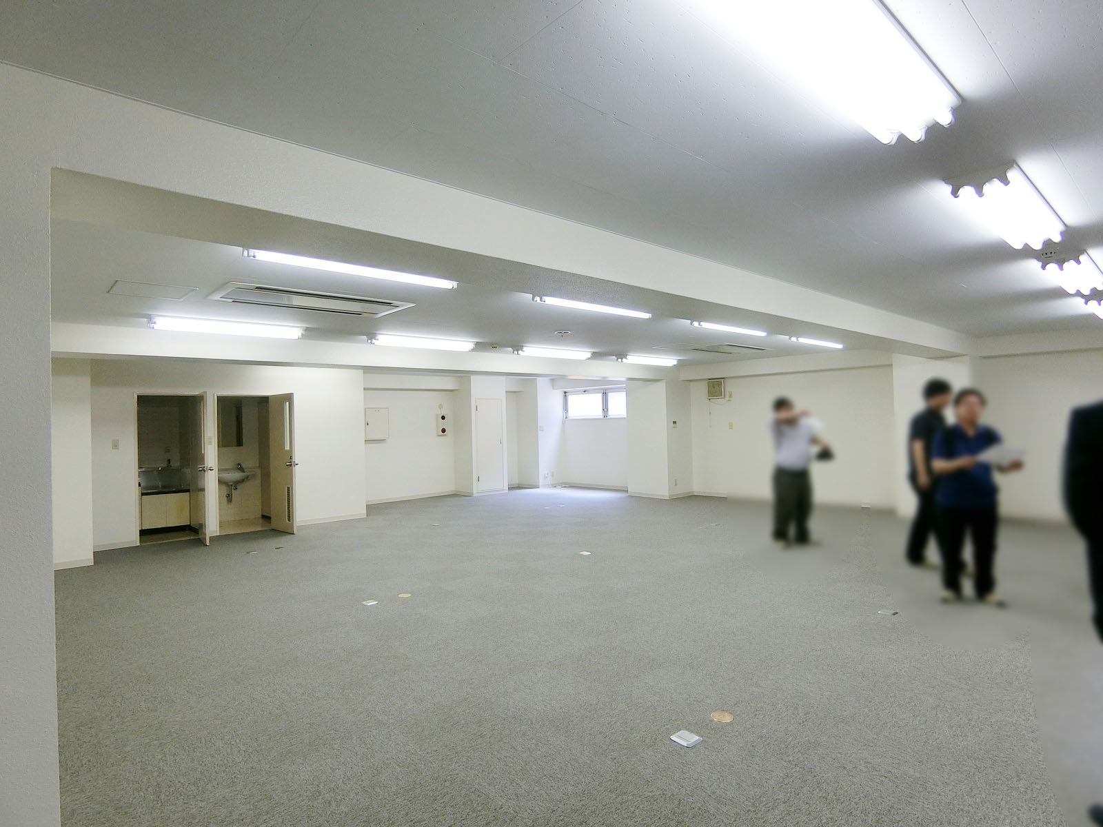 貸室奥から見た様子