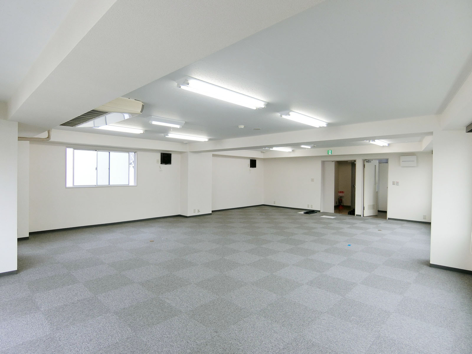 貸室奥から見た様子