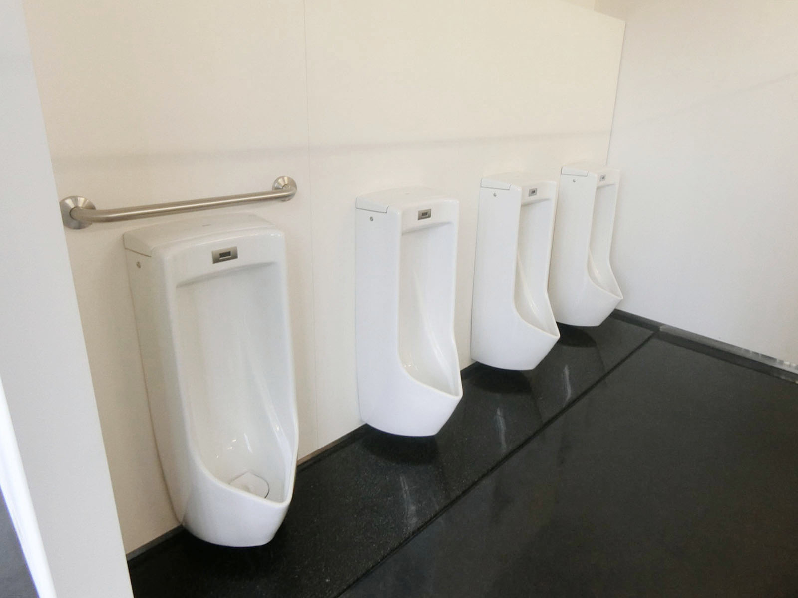 男性用トイレ