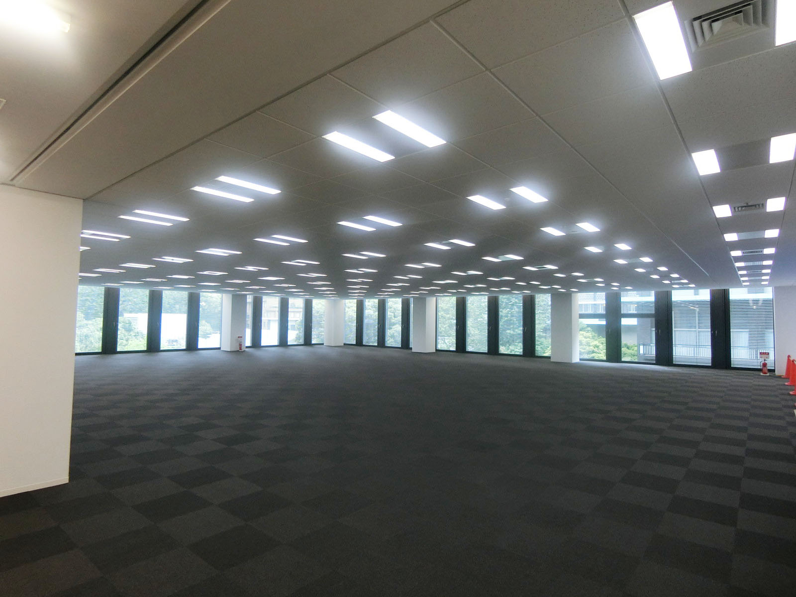 オフィス室内参考画像(8階・約238坪)