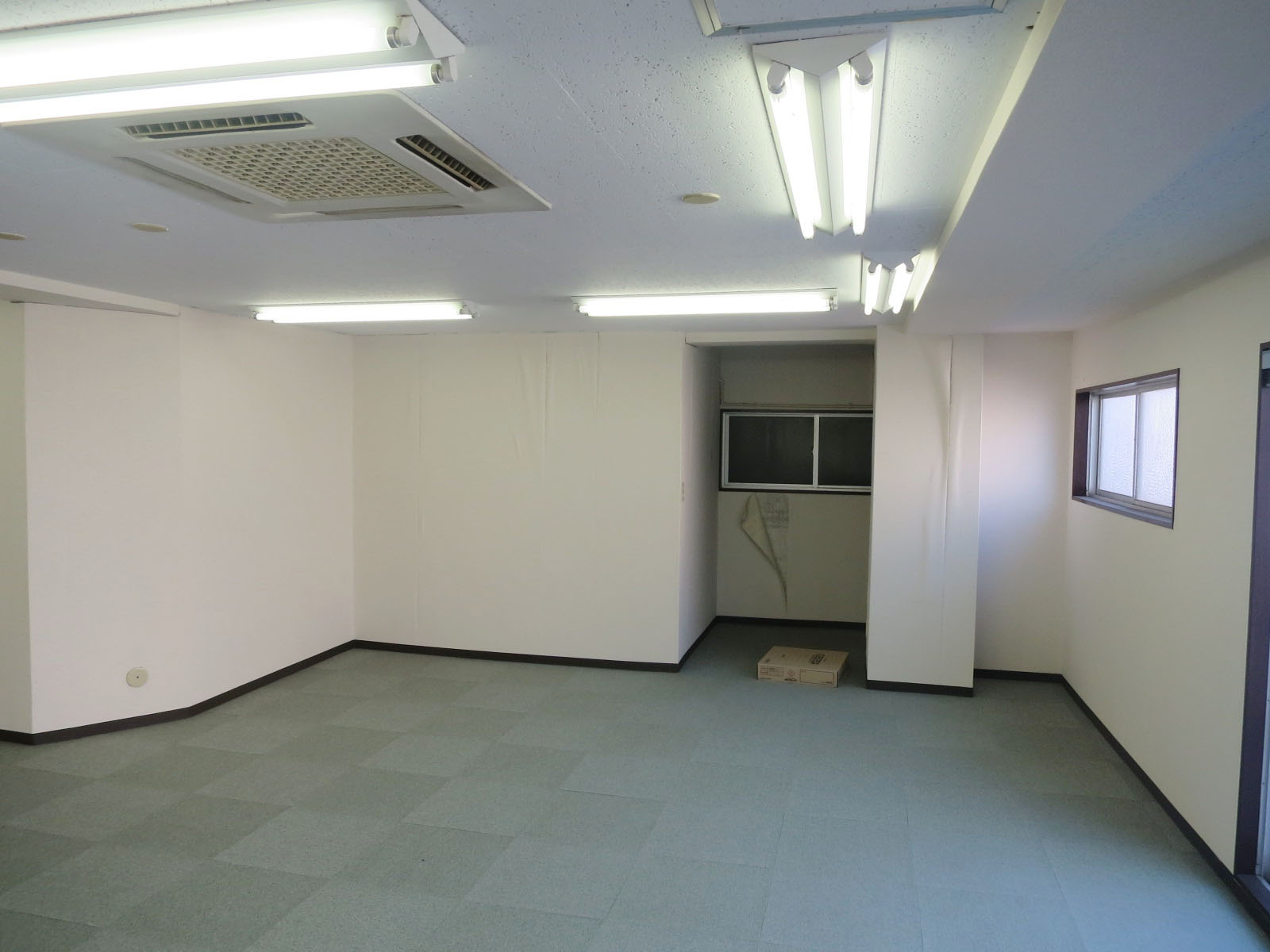 オフィス室内参考画像