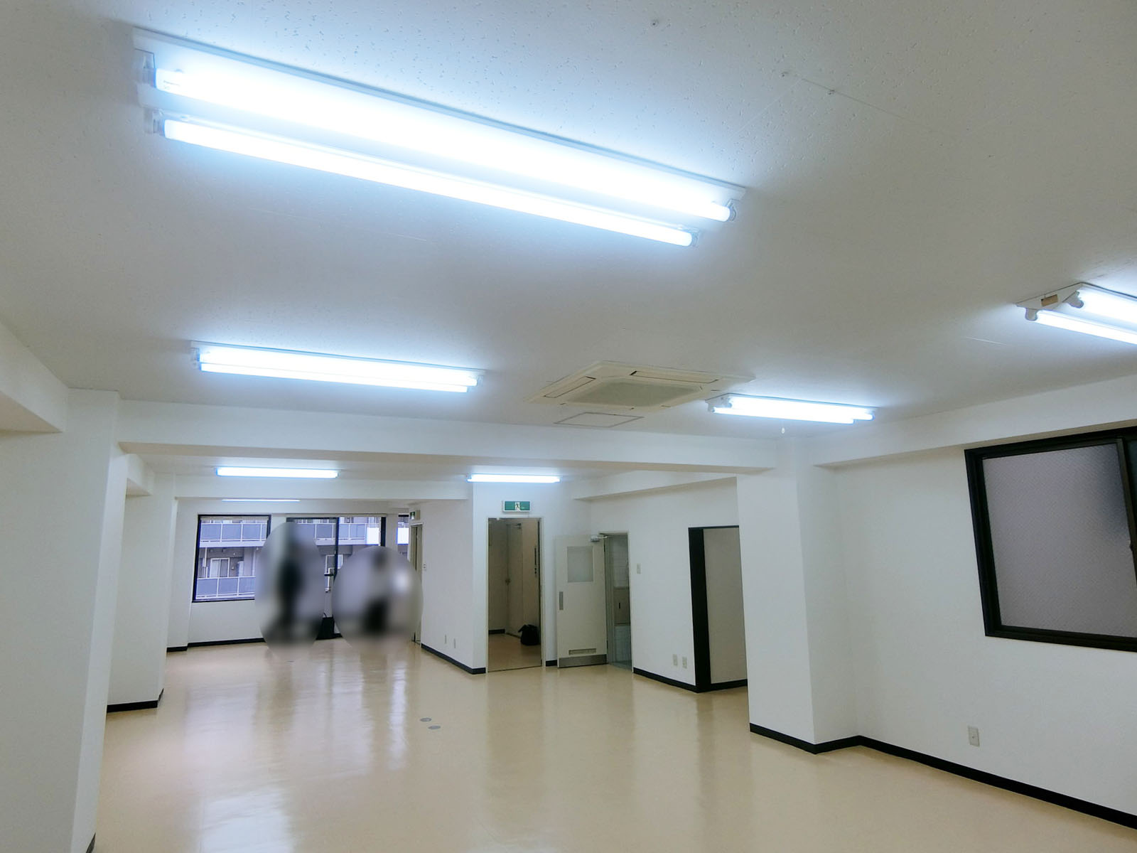 オフィス室内参考画像