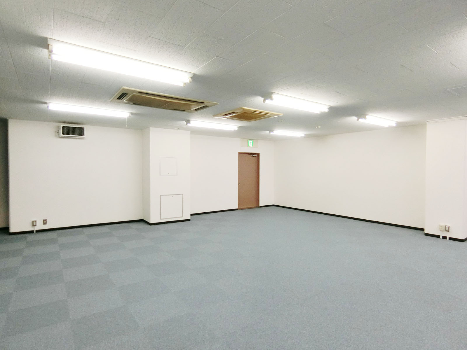 貸室奥から見た様子