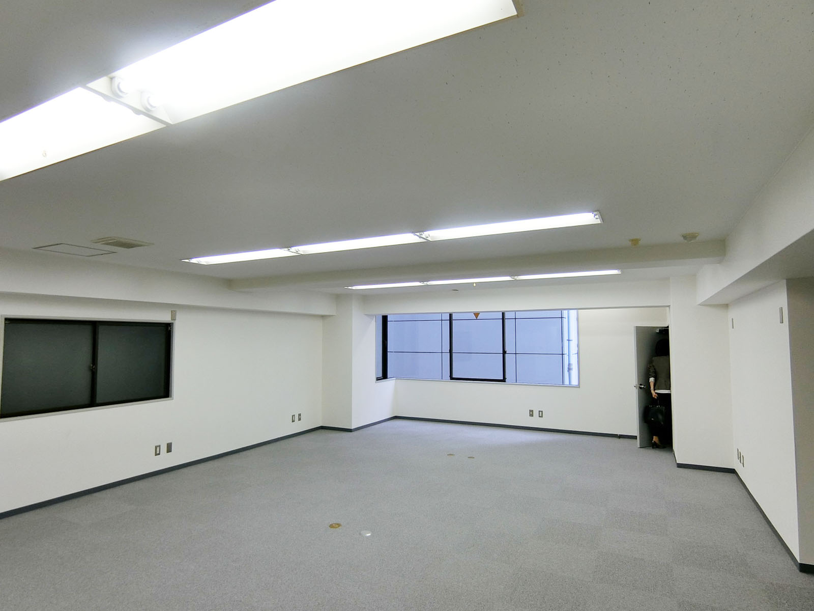 オフィス室内参考画像