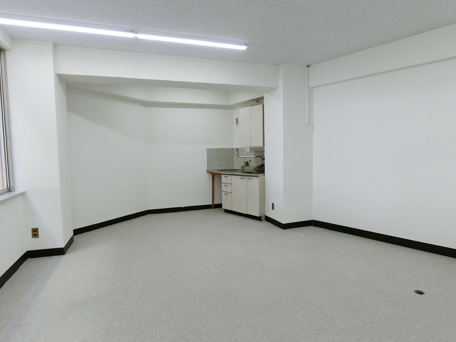 オフィス室内参考画像