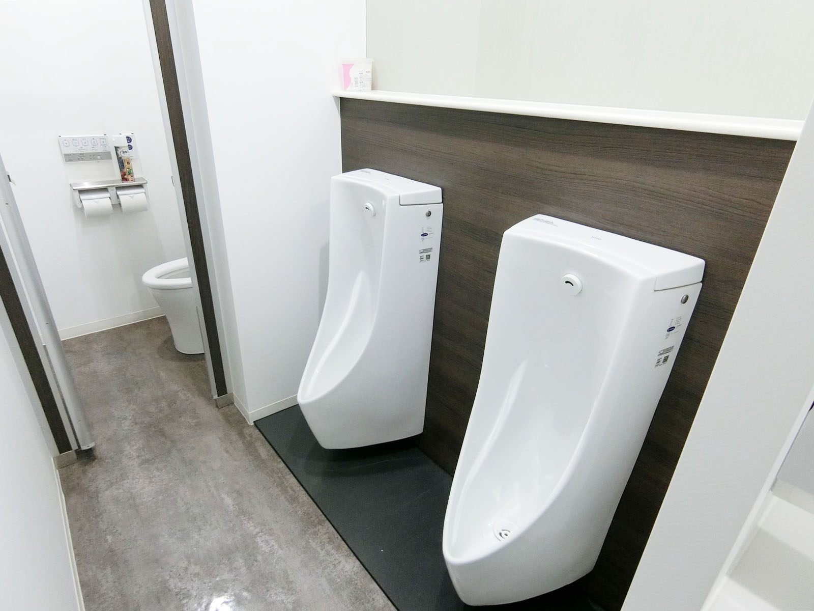 男性用トイレ