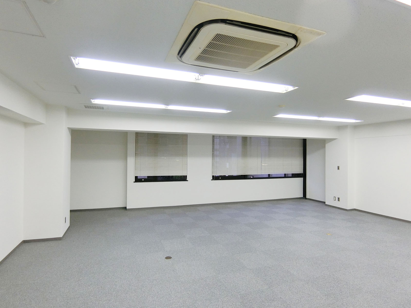 オフィス室内参考画像