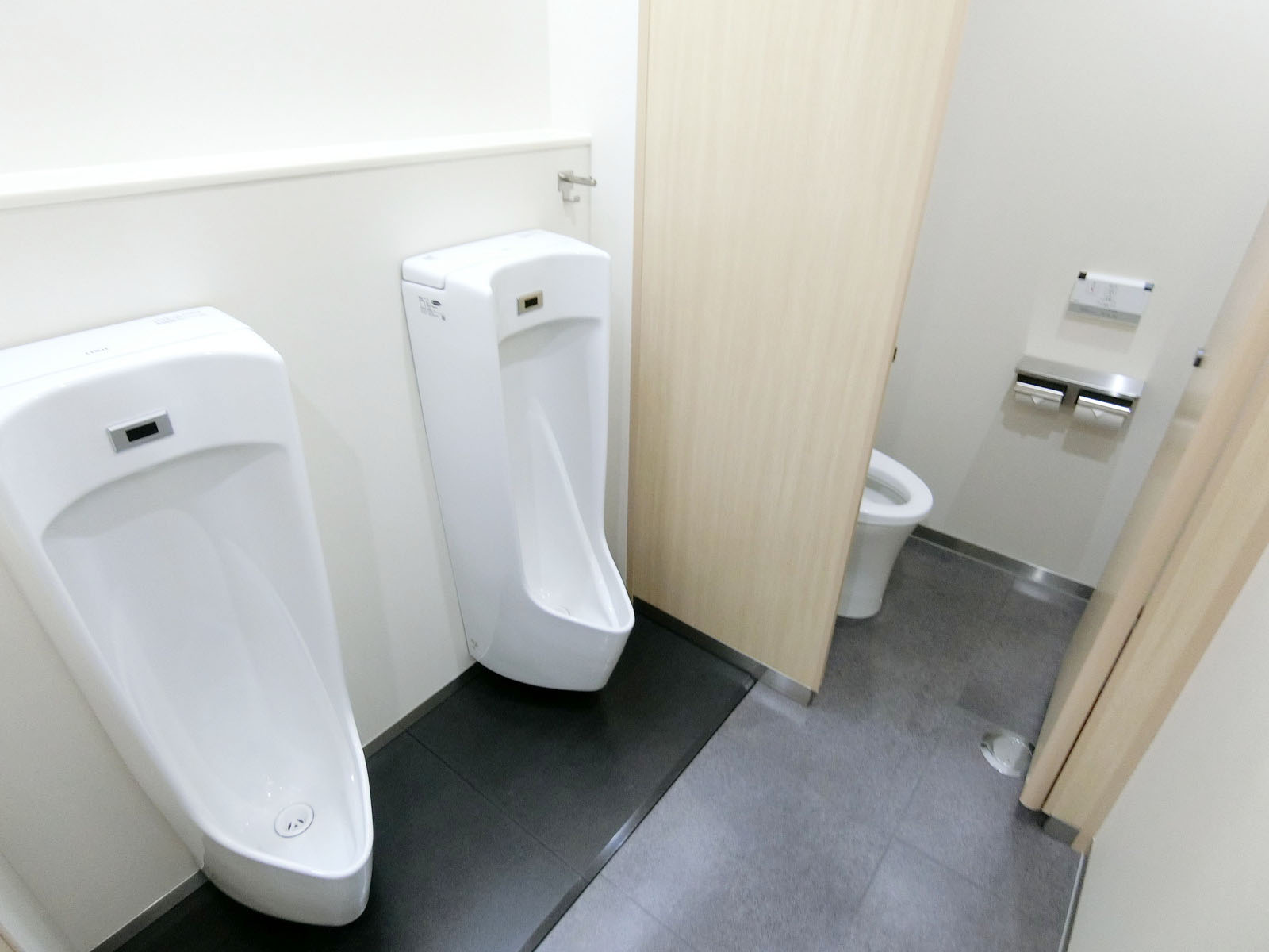 男性用トイレ