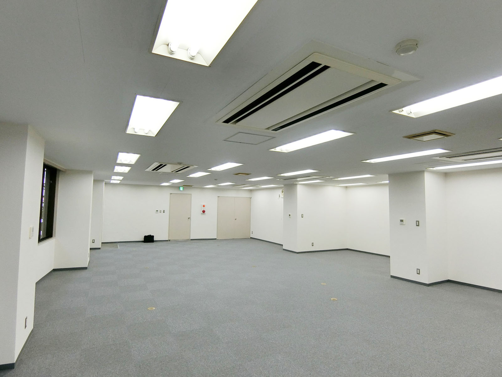 オフィス室内参考画像