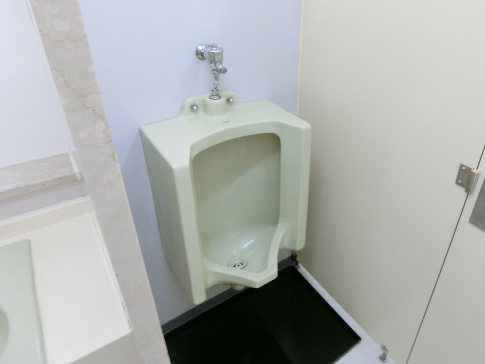 男性用トイレ