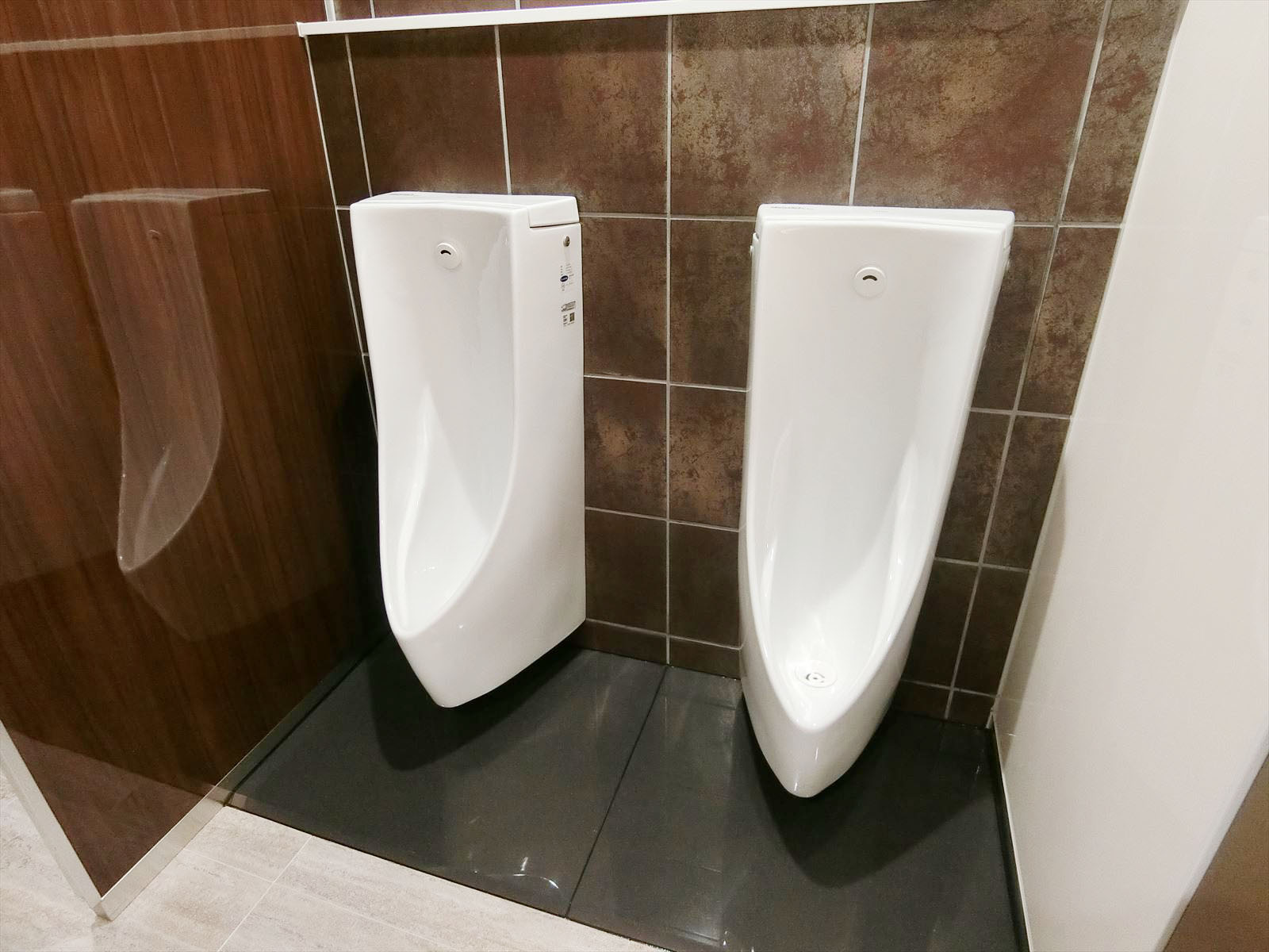 男性用トイレ