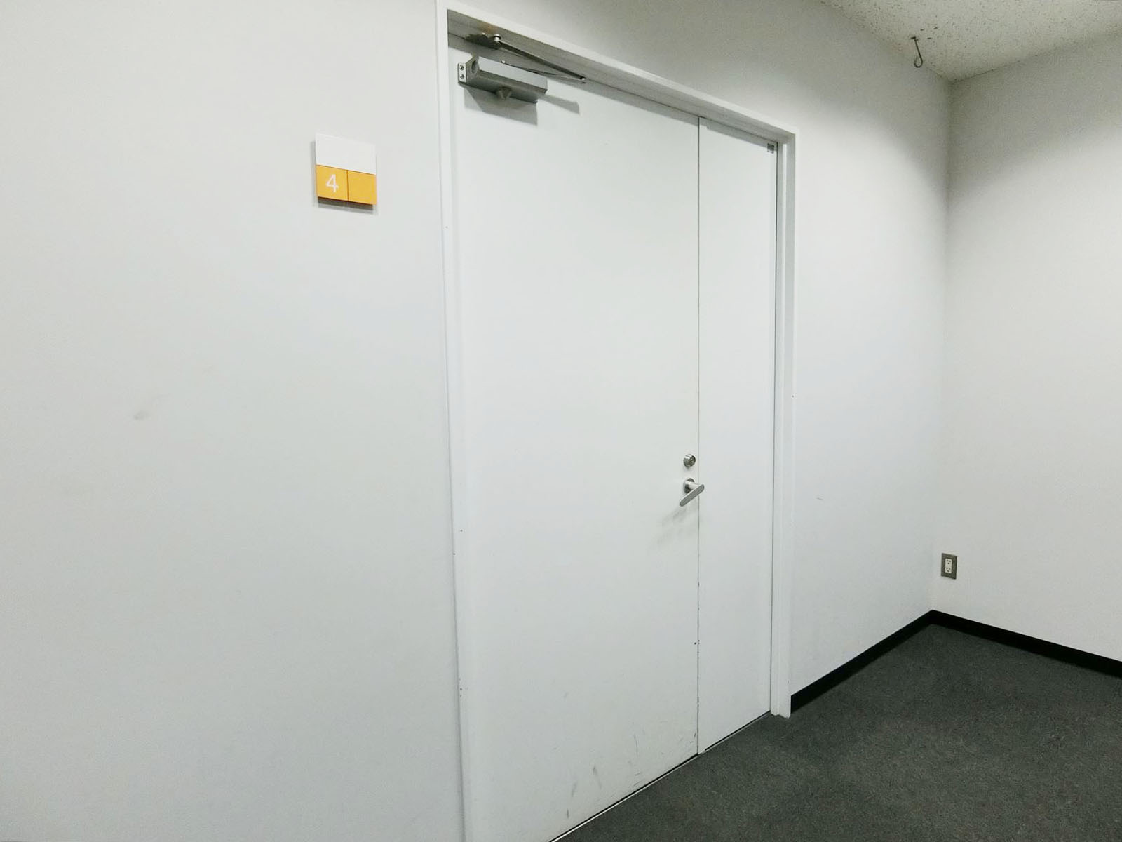 貸室出入口