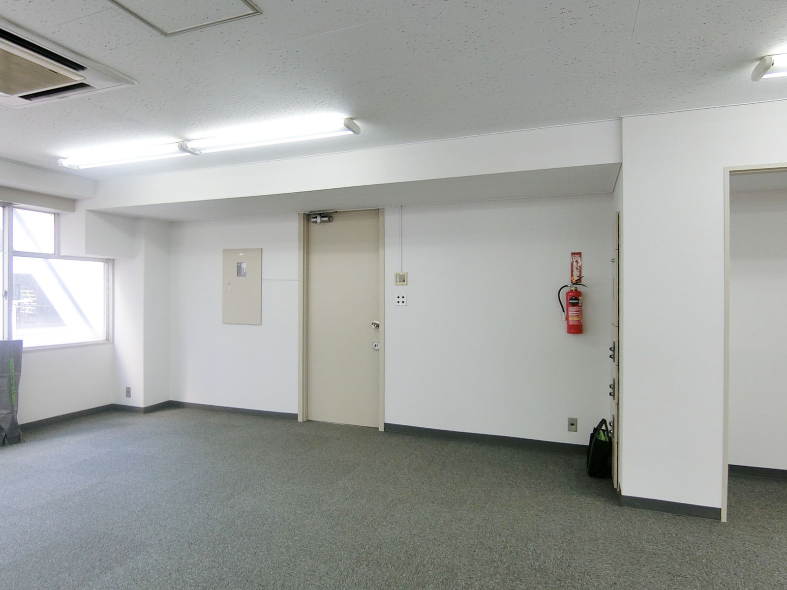 貸室出入口