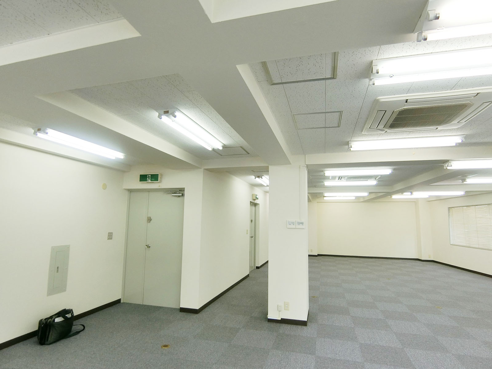 オフィス室内参考画像