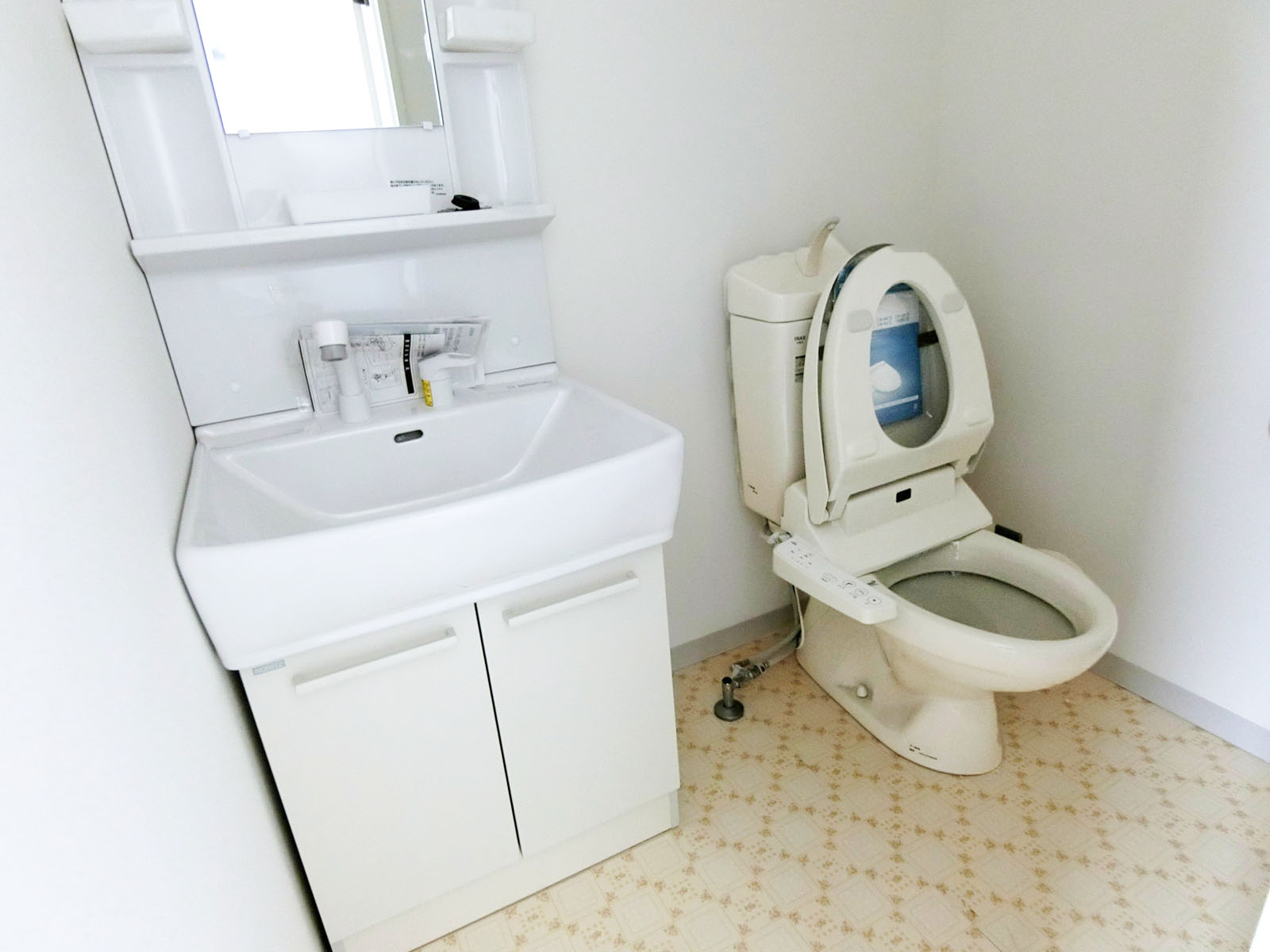 トイレと洗面台