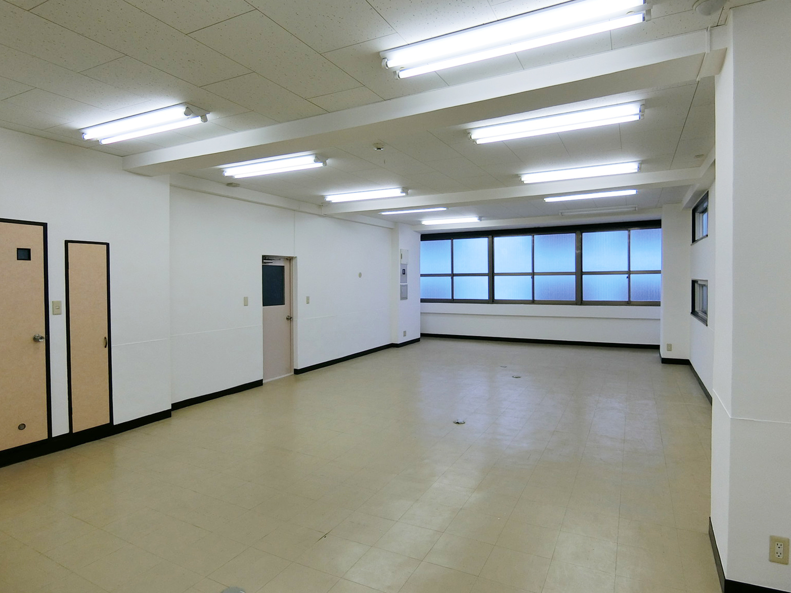 オフィス室内参考画像（4階・約30坪）