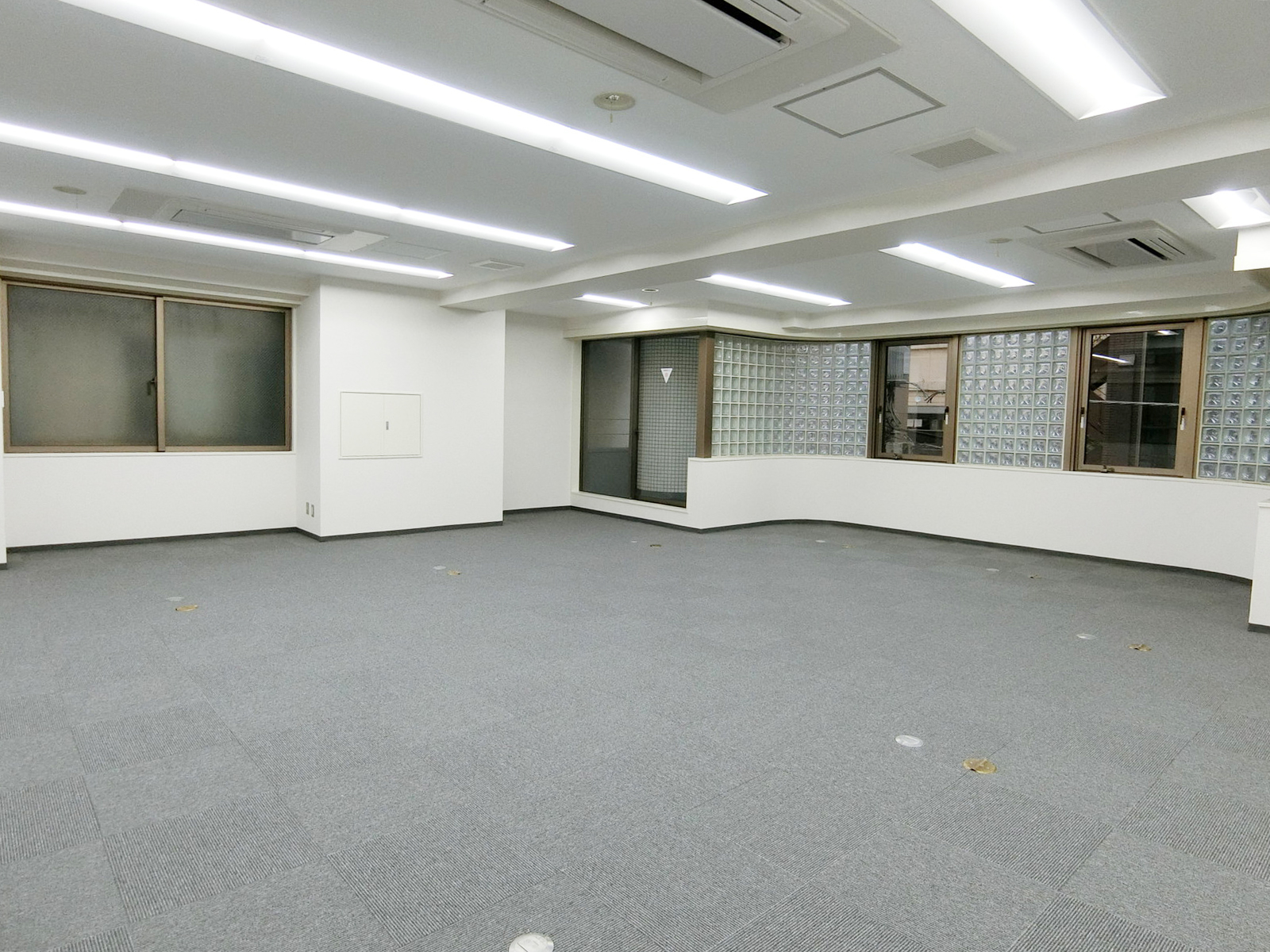 オフィス室内参考画像