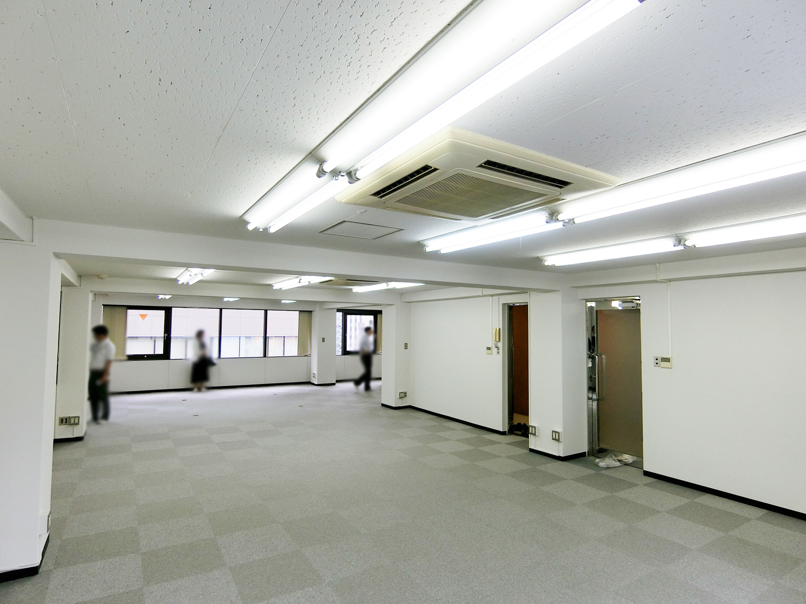 オフィス室内参考画像