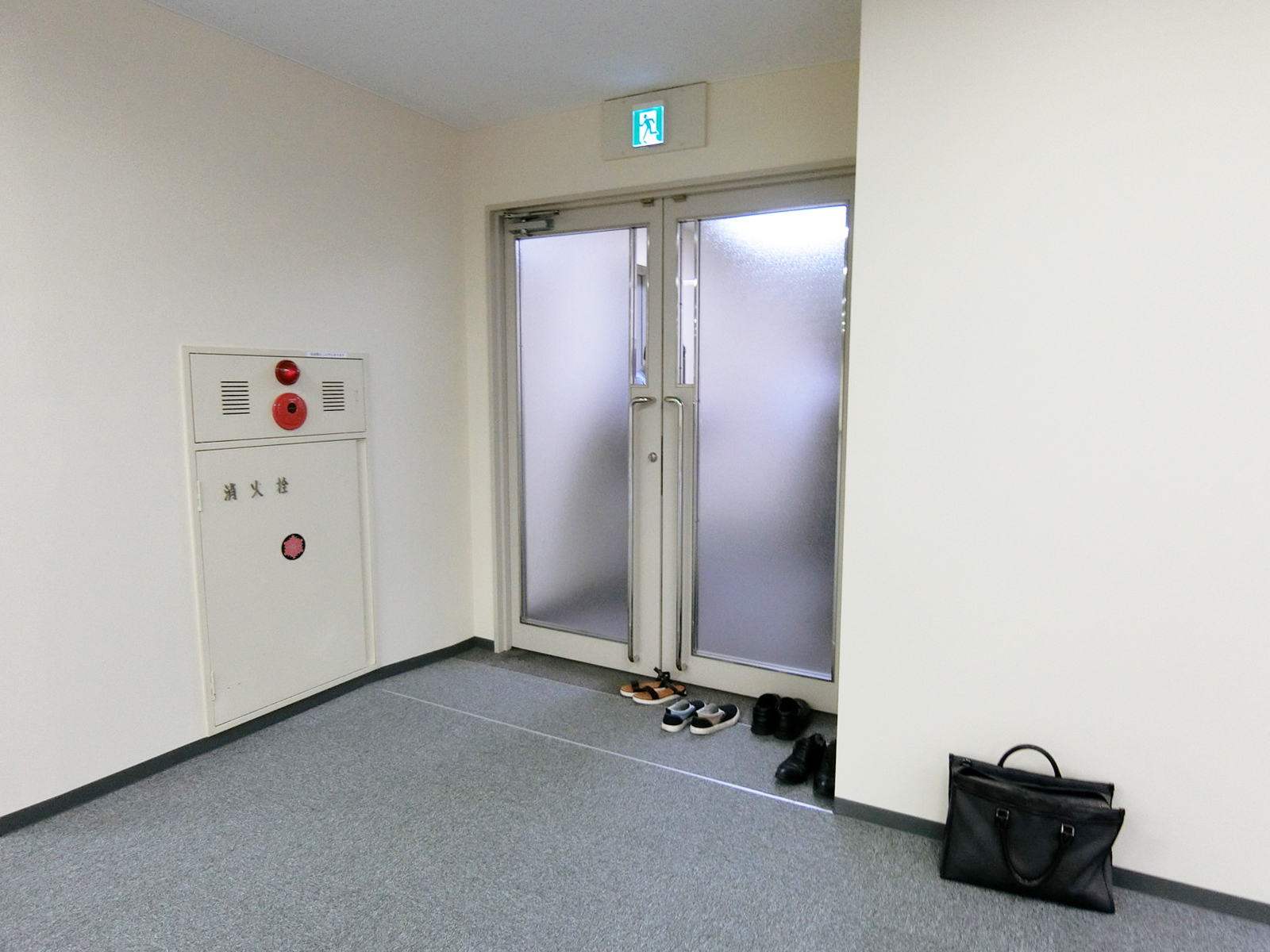 貸室出入り口