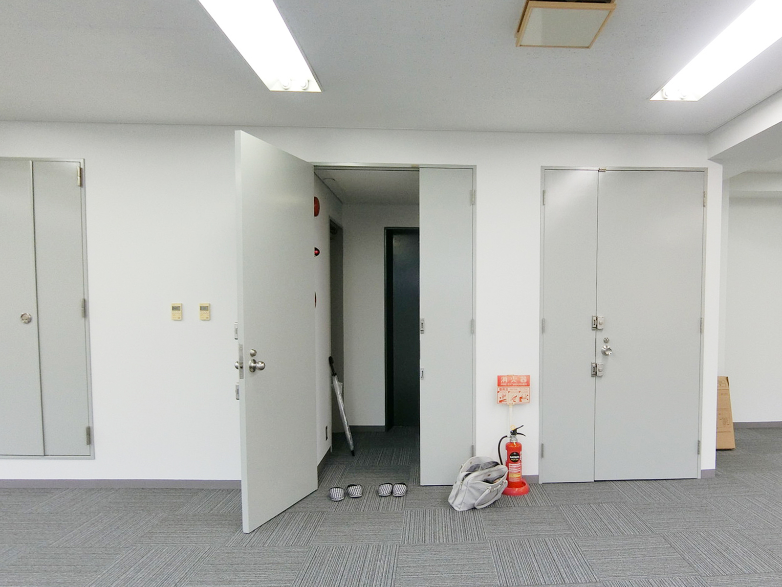 貸室出入り口