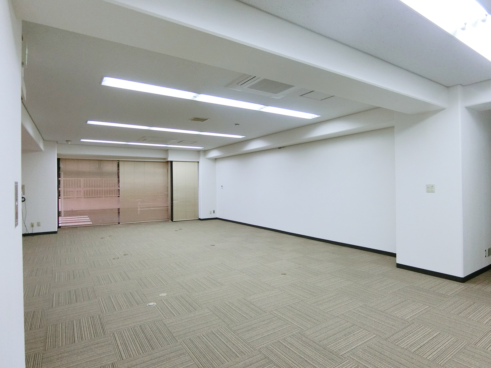 オフィス室内参考画像（1階・約18坪）