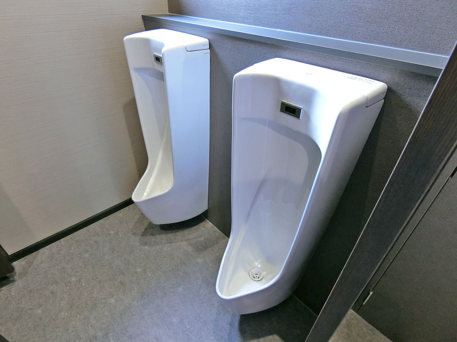 男性用トイレ