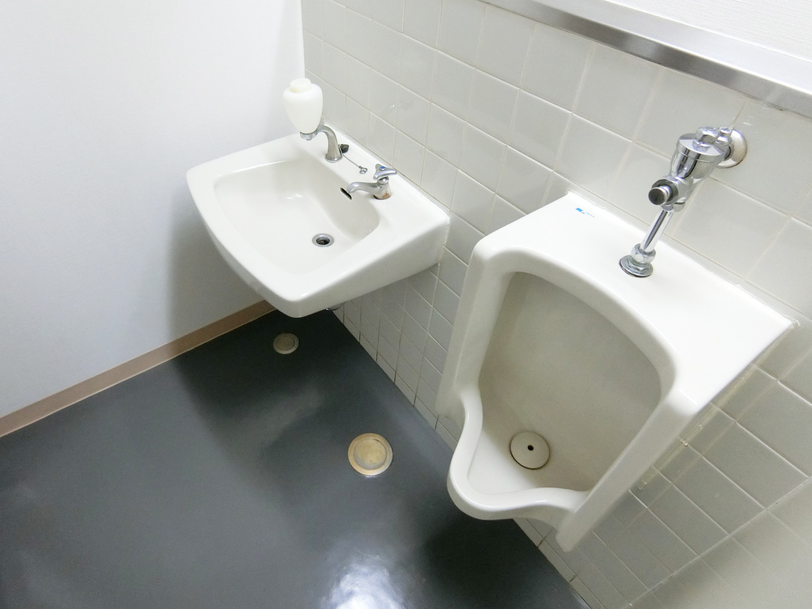 男性用トイレ