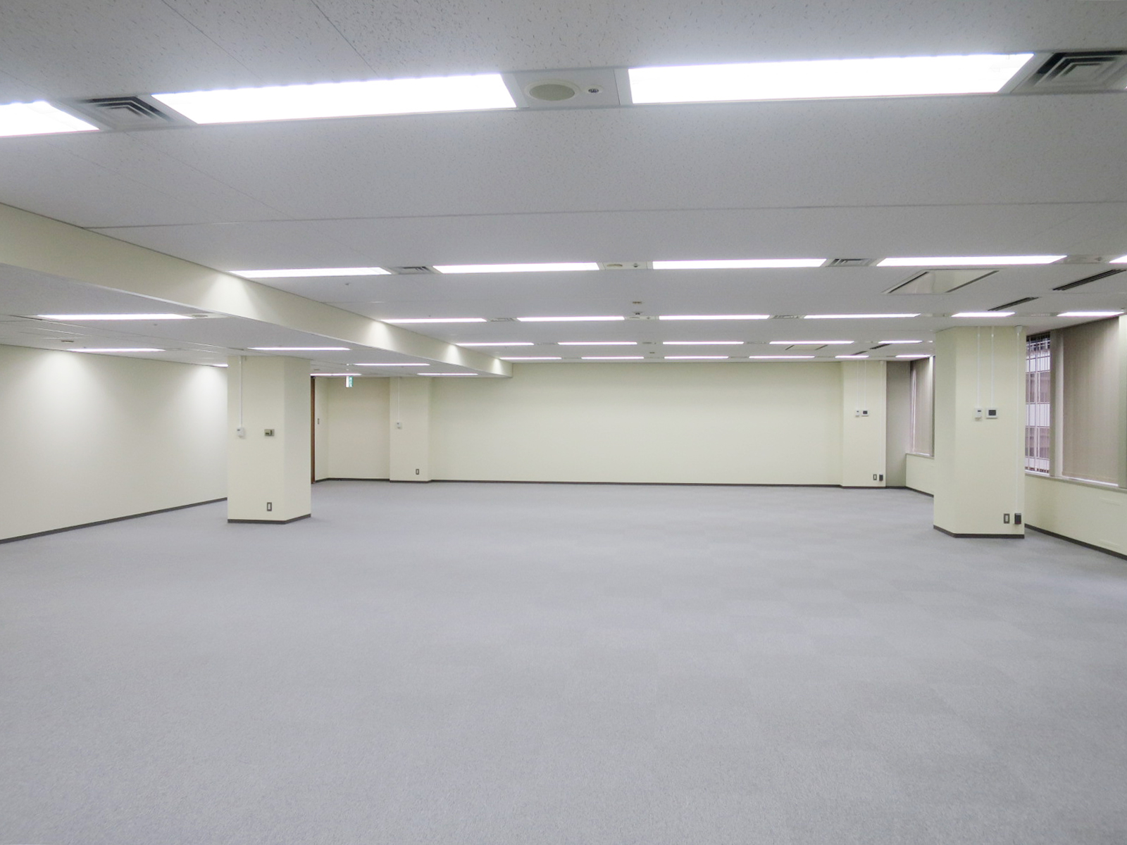 オフィス室内参考画像