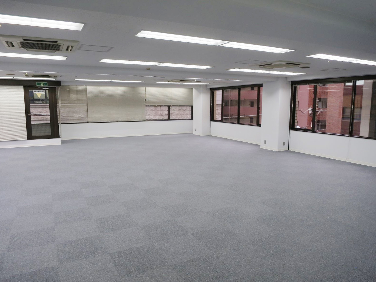 オフィス室内参考画像